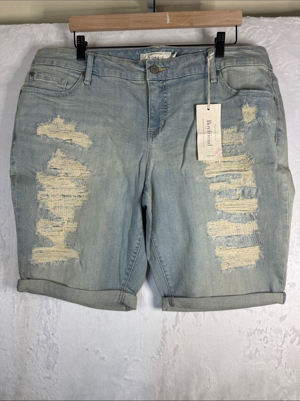 Torrid Light Blue Distressed Boyfriend Jean Shorts Size 20 NWT